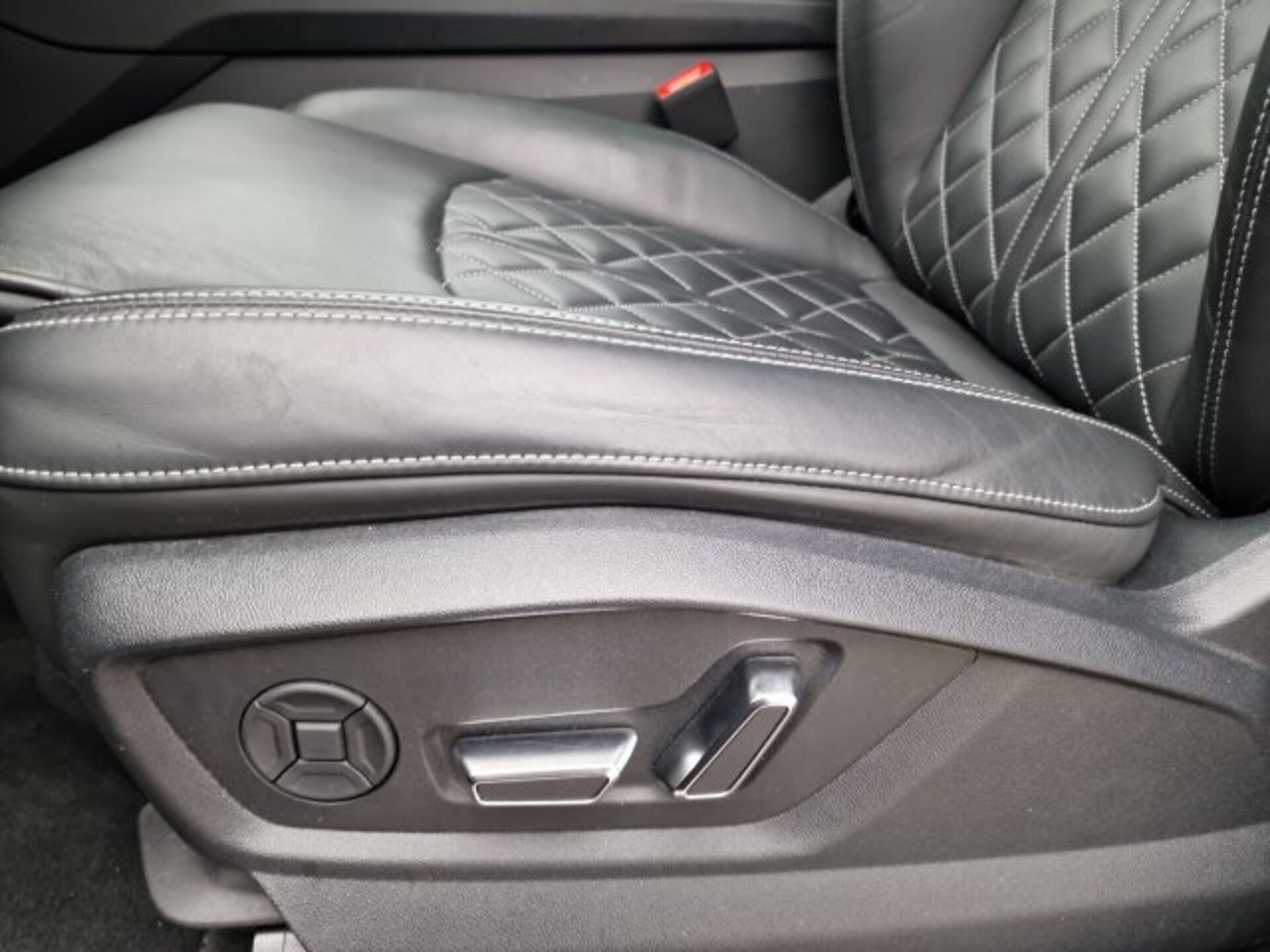 Audi SQ8 SUV