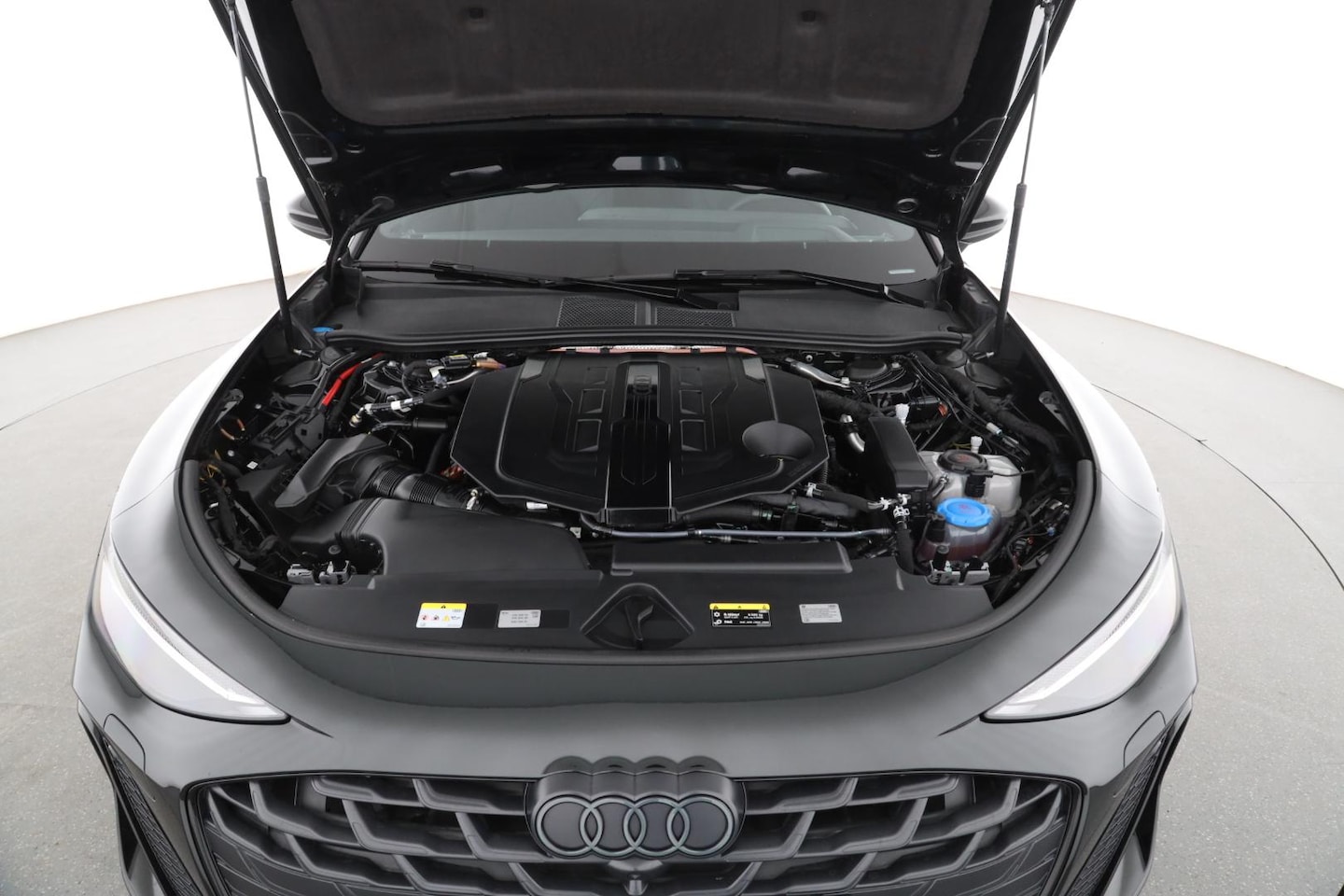 Bild über Audi A6 Avant TFSI quattro 270 kW S tronic - für weitere Informationen kontaktieren Sie den Audi Partner