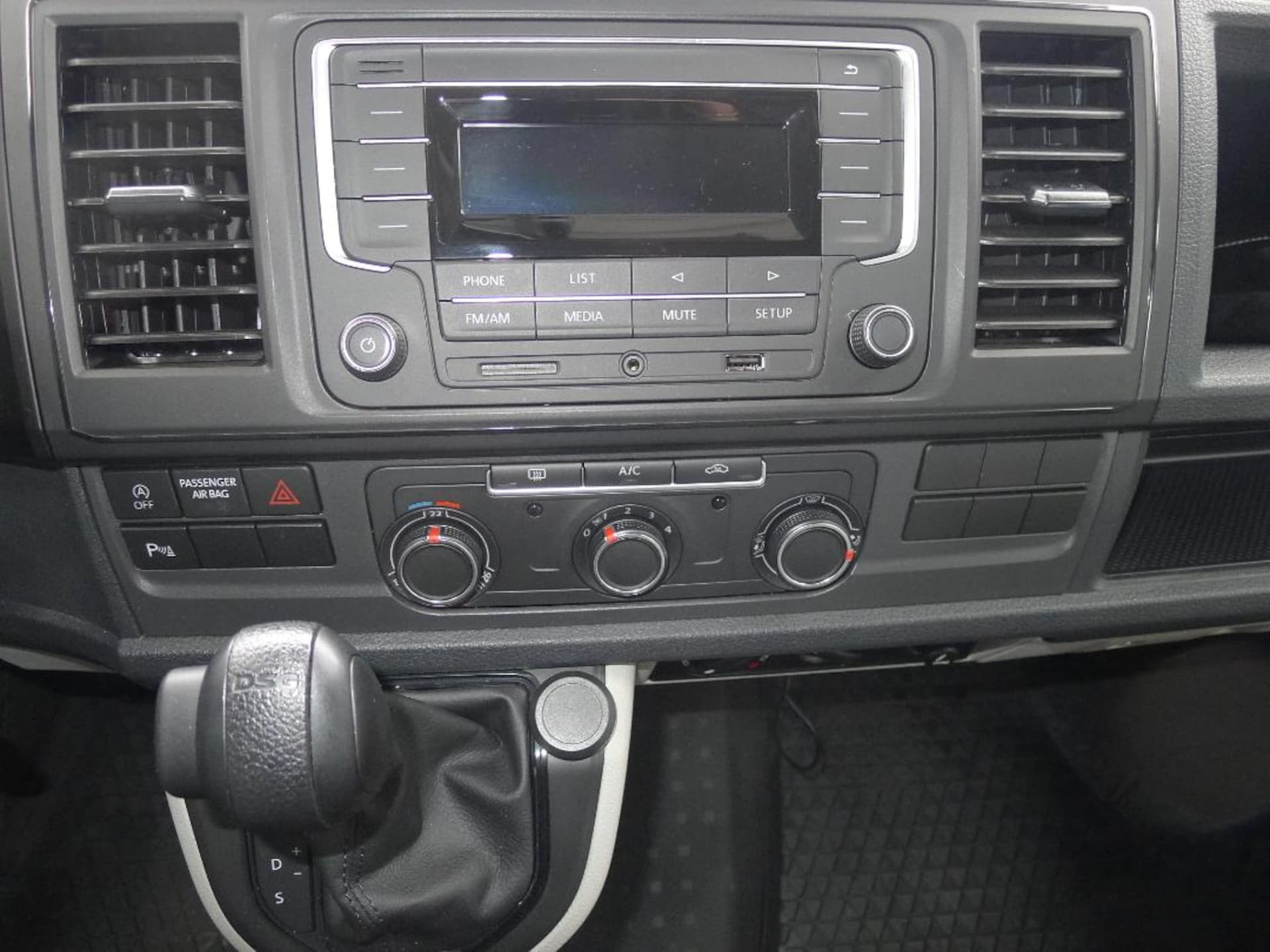 Volkswagen T6 Transporter Kombi kurzer Radstand