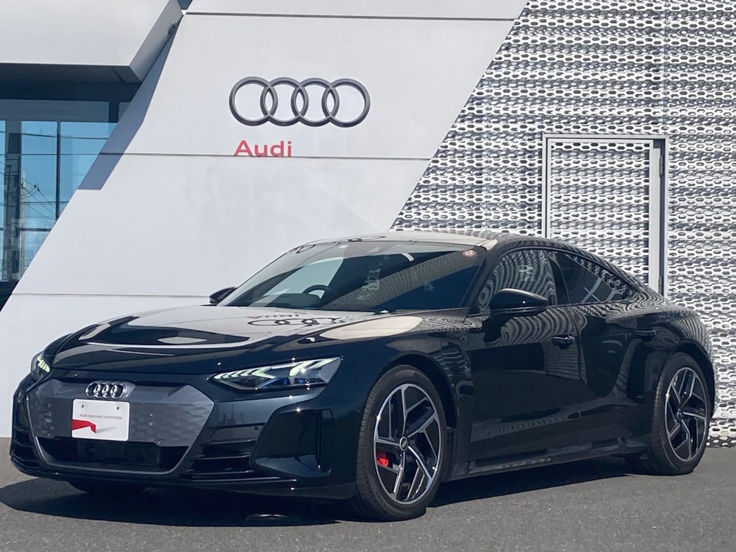 Audi e-tron GT e-tron GT quattro 350,00 kW for more details contact your dealer