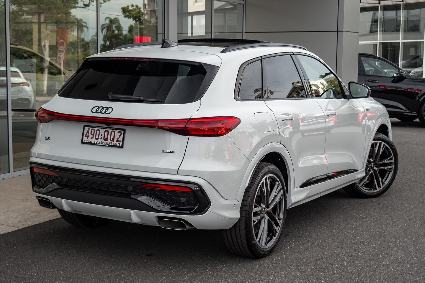 Image about Audi Q5 SUV e-hybrid quattro S tronic