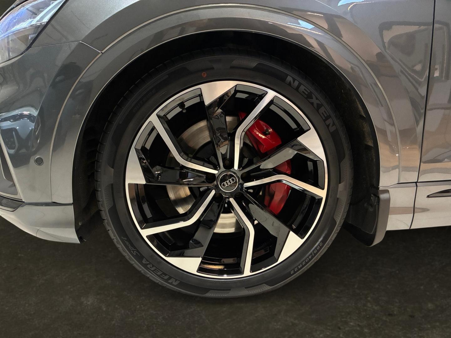 Bild som visar Audi Q8 TFSI e Q8 60 TFSI e quattro S line 462 hk tiptronic - för mer information kontakta din Audi Partner