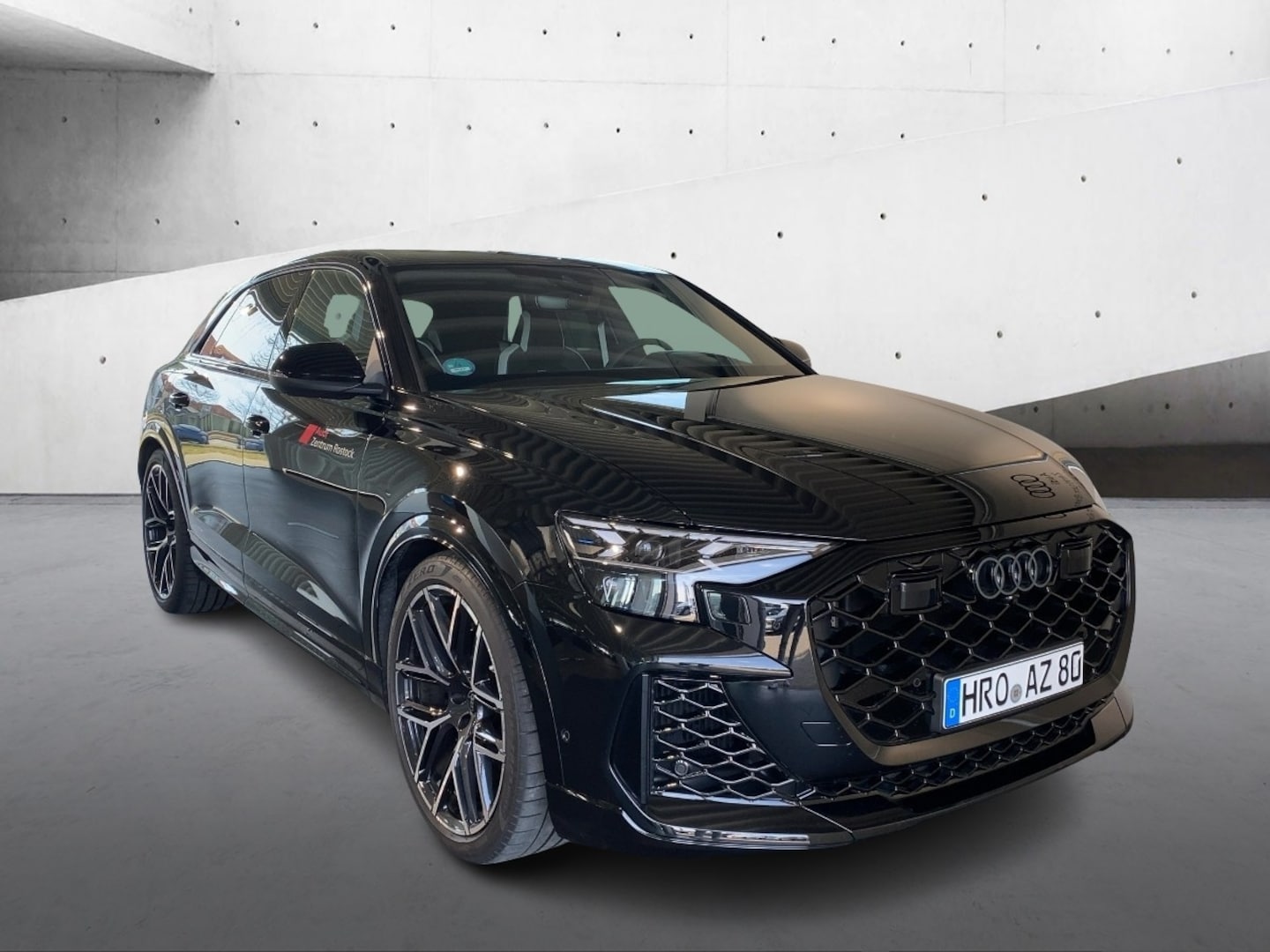 Bild über Audi RS Q8 SUV TFSI quattro tiptronic - für weitere Informationen kontaktieren Sie den Audi Partner