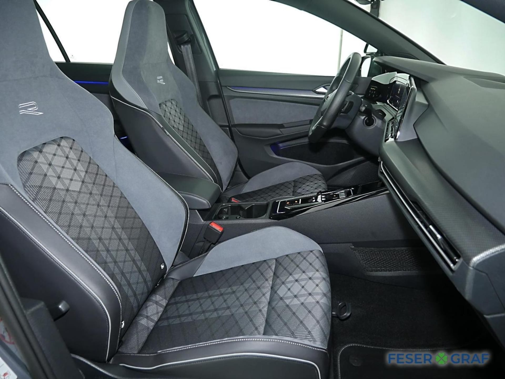 Volkswagen Golf R-Line