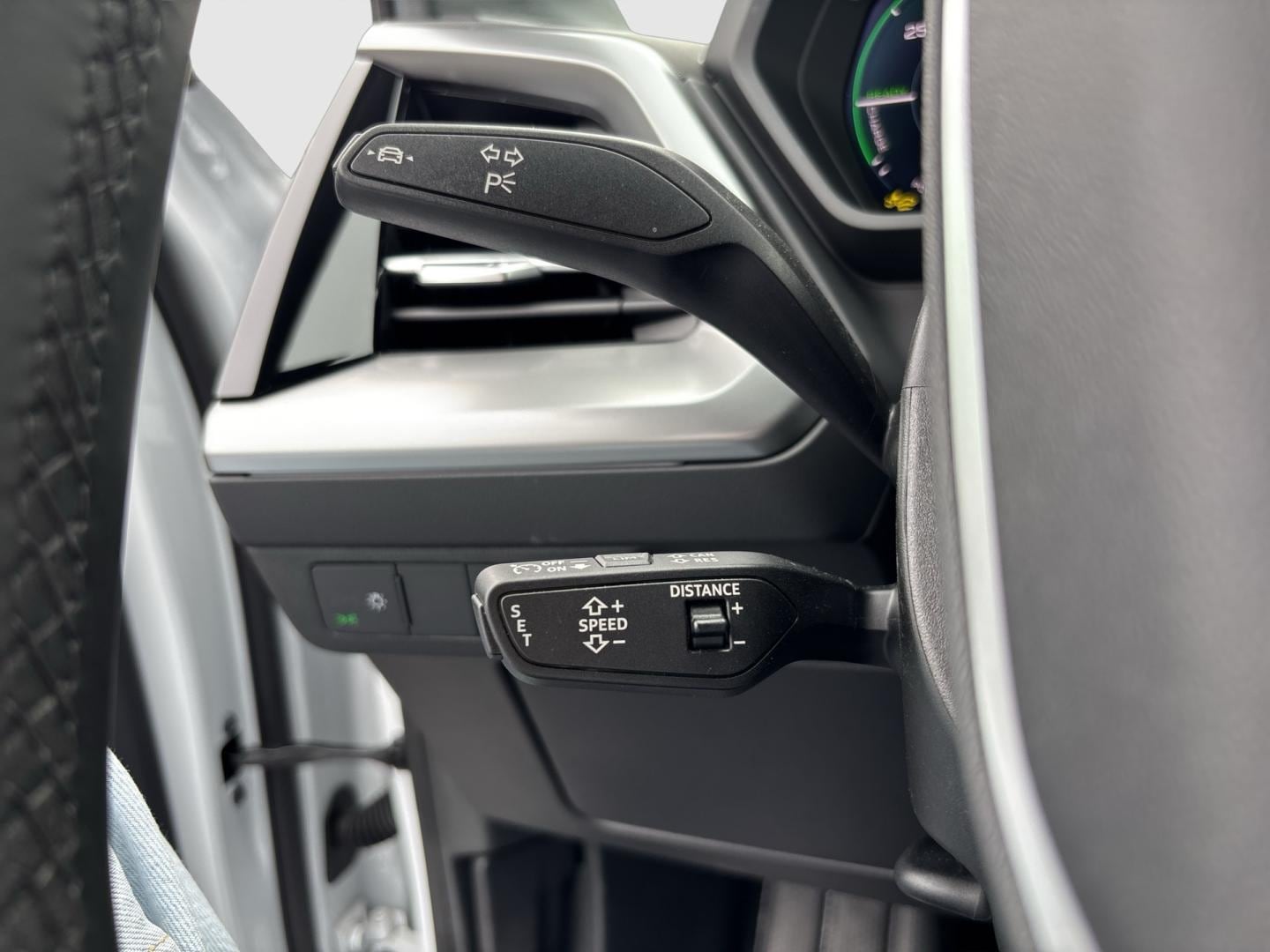 Bild über Audi Q4 e-tron 45 e-tron - für weitere Informationen kontaktieren Sie den Audi Partner