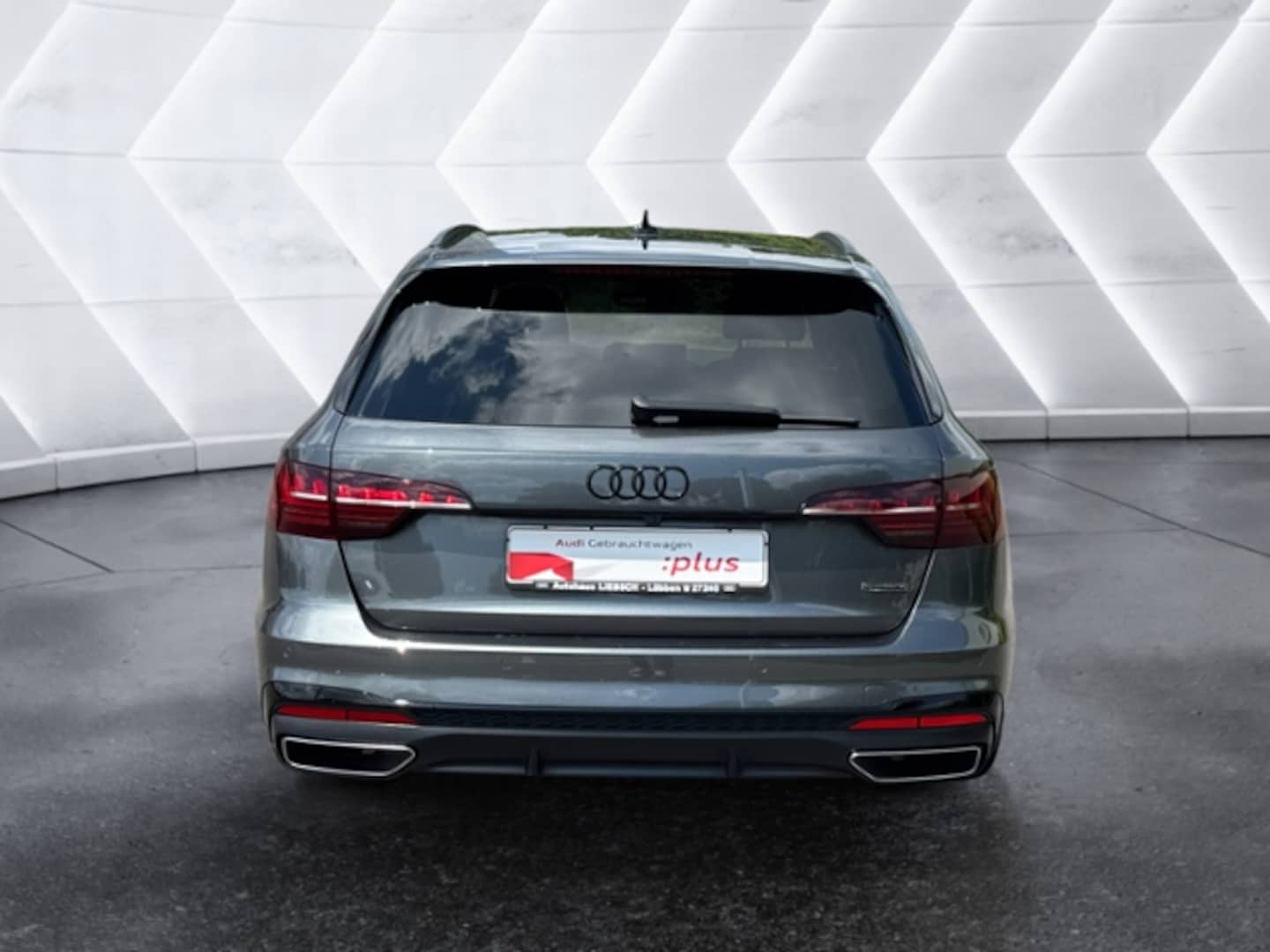 Bild über Audi A4 Avant S line 40 TFSI quattro S tronic - für weitere Informationen kontaktieren Sie den Audi Partner