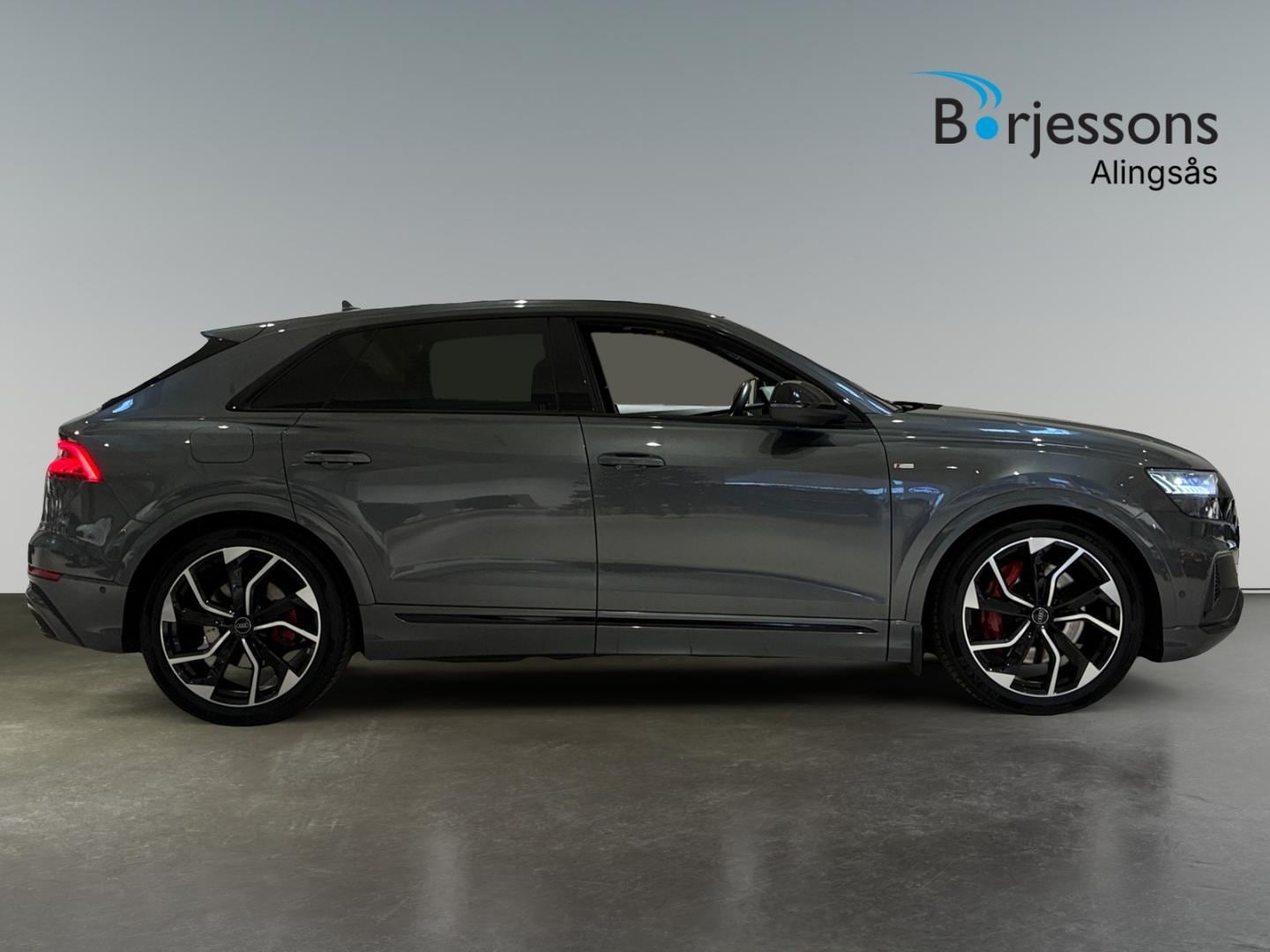 Bild som visar Audi Q8 TFSI e Q8 60 TFSI e quattro S line 462 hk tiptronic - för mer information kontakta din Audi Partner
