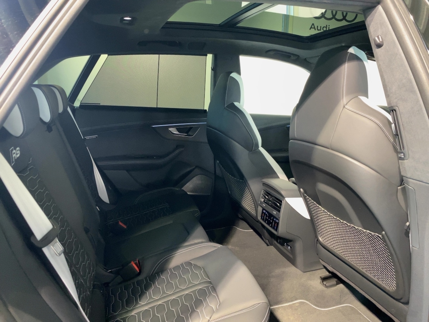 Bild über Audi RS Q8 SUV TFSI quattro tiptronic - für weitere Informationen kontaktieren Sie den Audi Partner