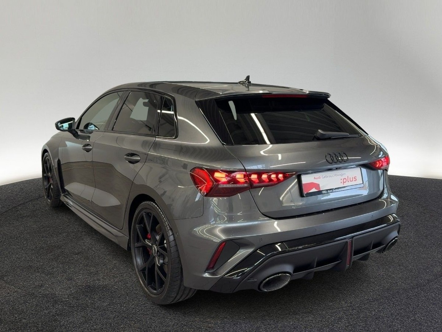 Bild über Audi RS 3 Sportback TFSI quattro 294 kW S tronic - für weitere Informationen kontaktieren Sie den Audi Partner