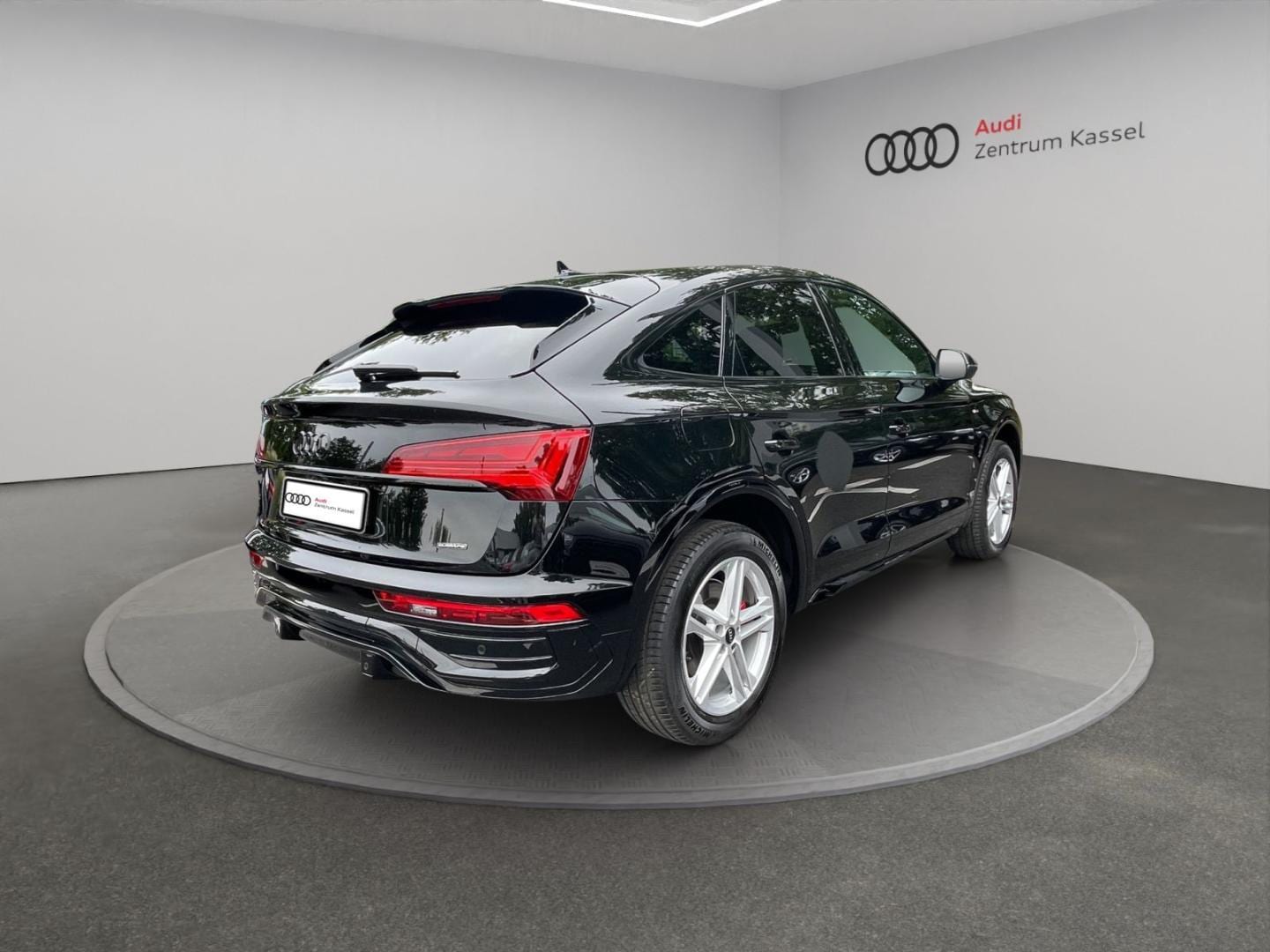 Bild über Audi Q5 Sportback 40 TFSI quattro S tronic - für weitere Informationen kontaktieren Sie den Audi Partner