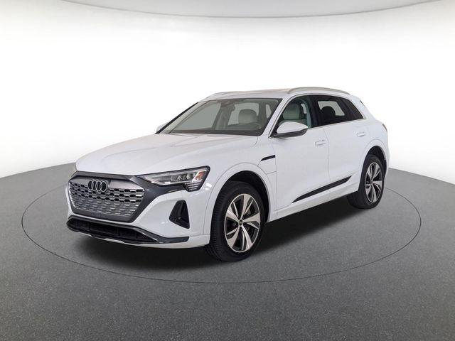 2024 Audi Q8 e-tron 55 114 kWh Premium quattro's photo