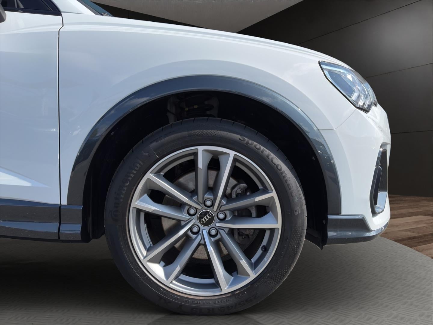 Bild über Audi Q3 Sportback 40 TFSI quattro S tronic - für weitere Informationen kontaktieren Sie den Audi Partner