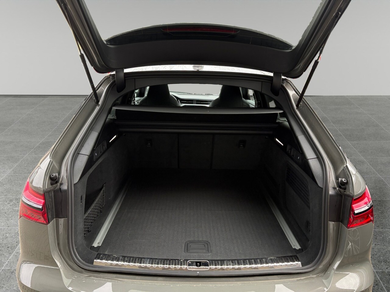 Image about Audi S6 Avant TDI quattro tiptronic
