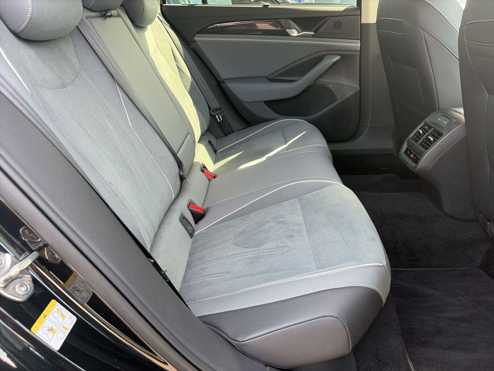 Volkswagen Passat – Bild 9