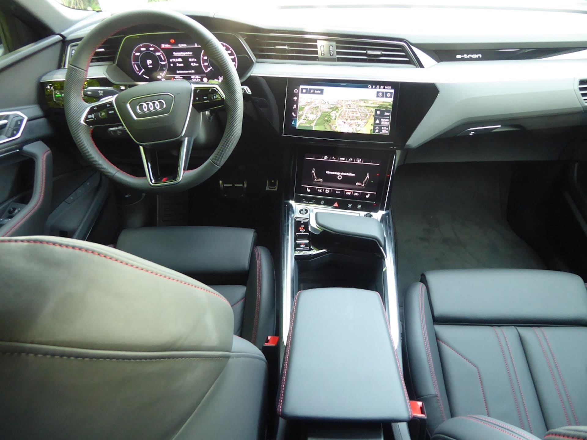 Audi Q8 e-tron S line
