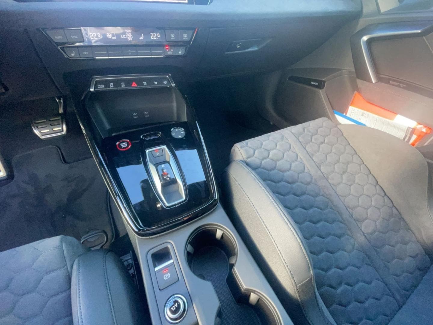 Bild über Audi RS 3 Sportback TFSI quattro 294 kW S tronic - für weitere Informationen kontaktieren Sie den Audi Partner