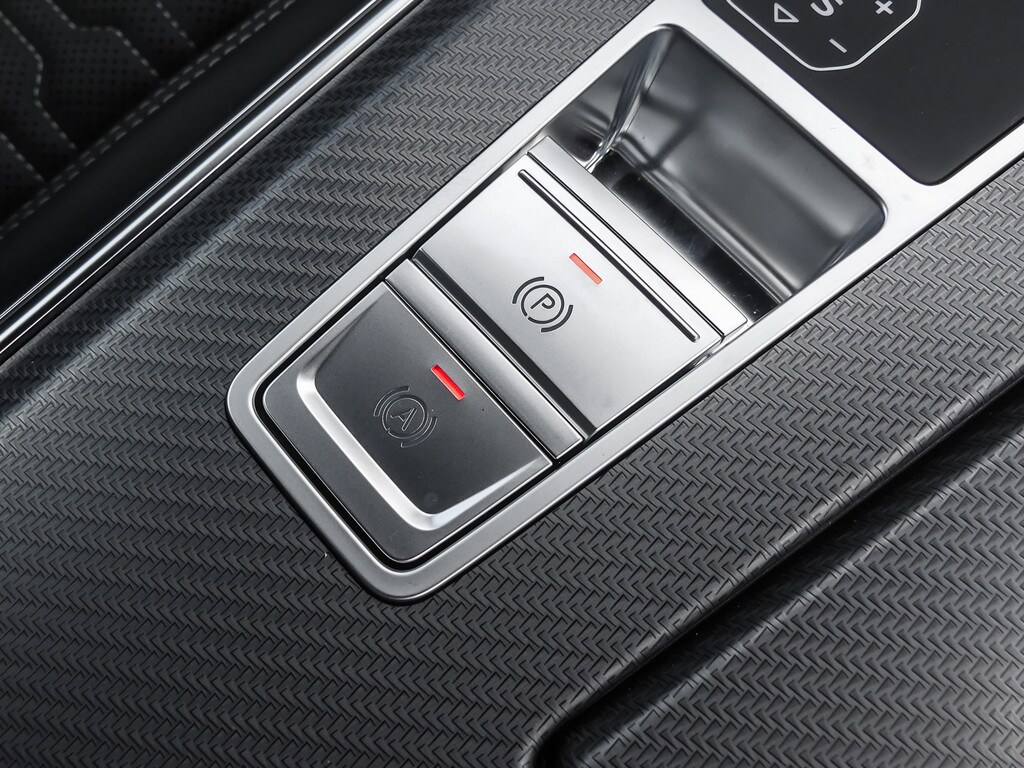 Image about Audi RS 6 Avant RS 6 Avant 441(600) kW(PS) tiptronic