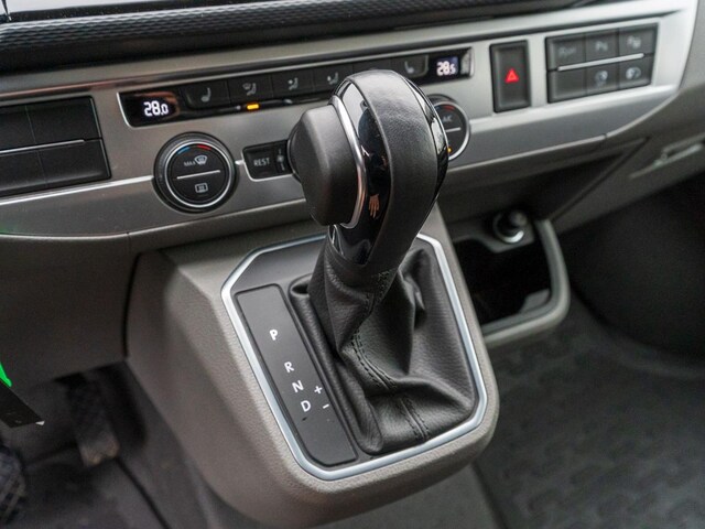 Volkswagen T6.1 Caravelle larger