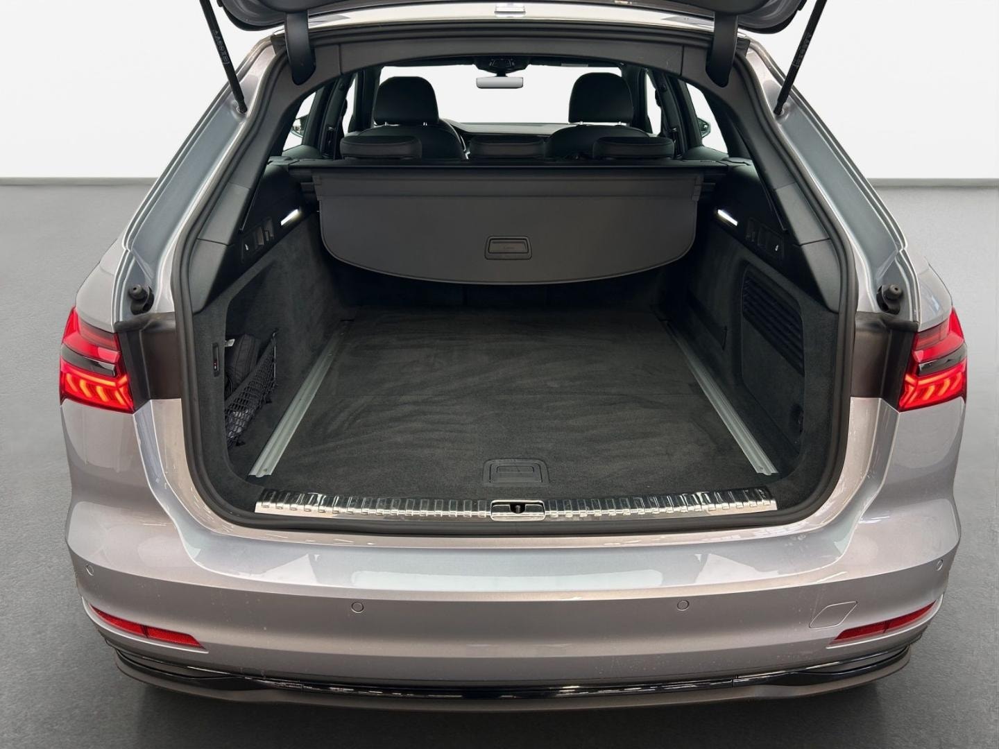 Bild über Audi A6 Avant advanced 45 TFSI S tronic - für weitere Informationen kontaktieren Sie den Audi Partner