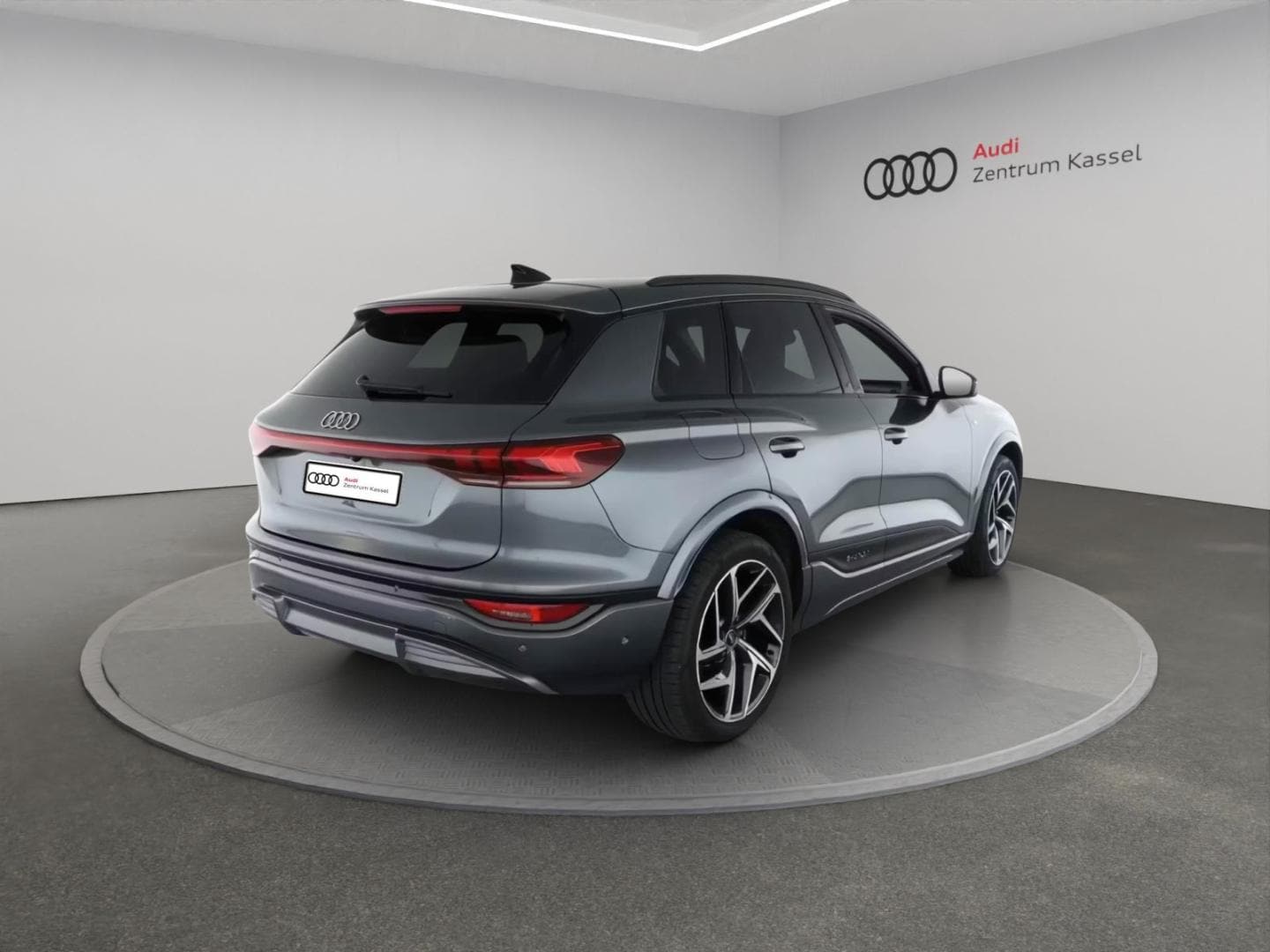 Bild über Audi Q6 SUV e-tron S line business e-tron performance 225 kW - für weitere Informationen kontaktieren Sie den Audi Partner