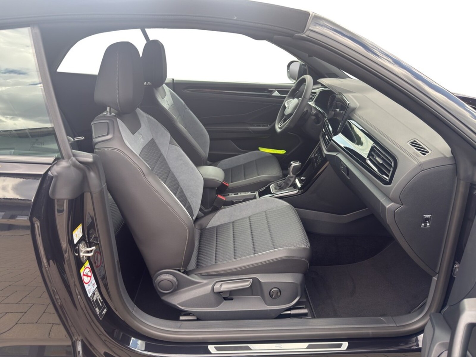 Volkswagen T-Roc Cabriolet – Bild 10