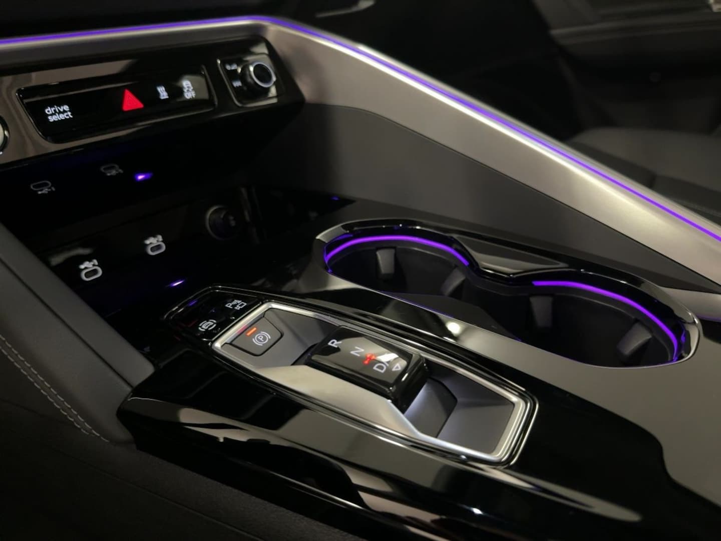 Bild über Audi Q5 SUV TFSI 150 kW S tronic - für weitere Informationen kontaktieren Sie den Audi Partner
