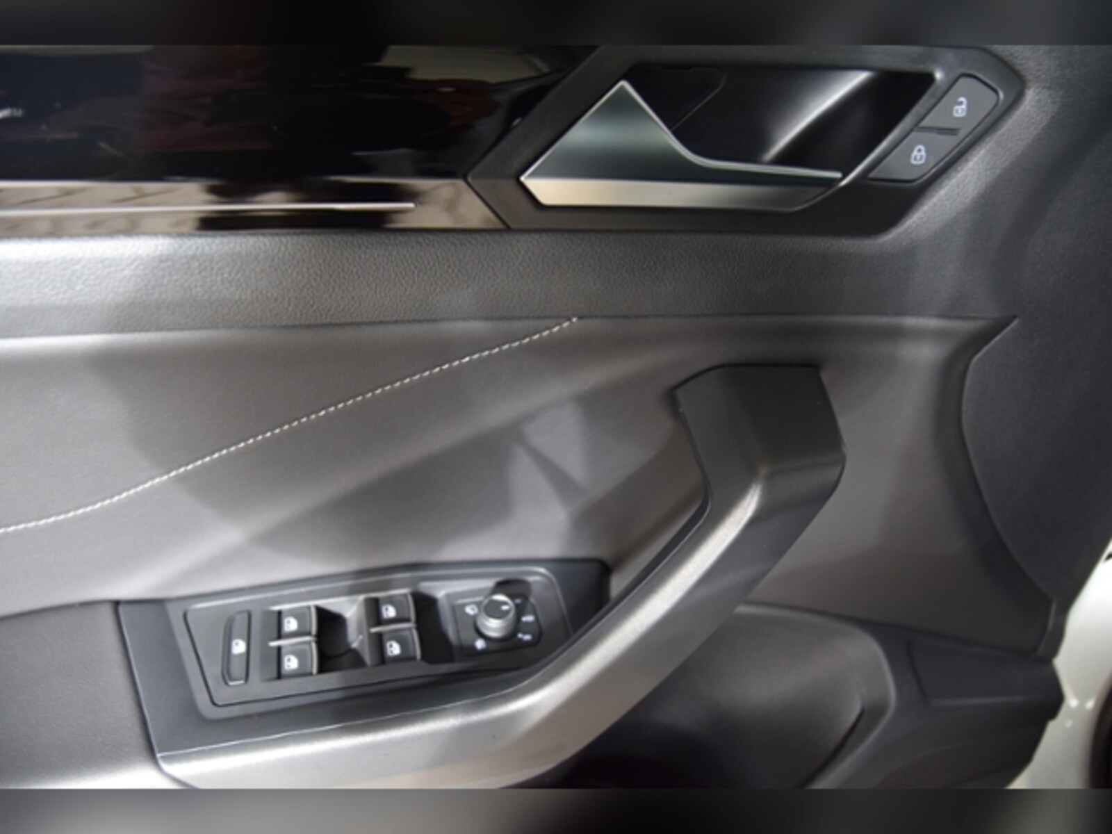 Volkswagen T-Roc – Bild 12