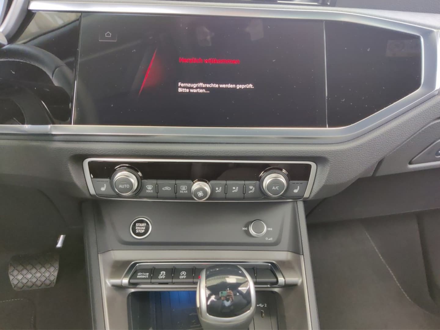 Bild über Audi Q3 advanced 35 TFSI S tronic - für weitere Informationen kontaktieren Sie den Audi Partner