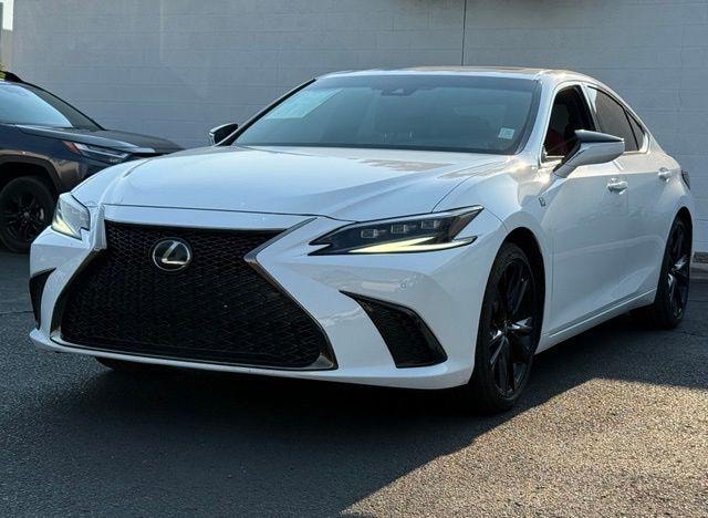 Photo of 2023 Lexus ES 300h