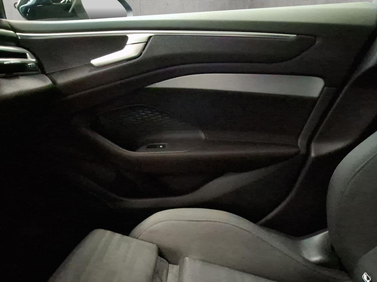 Bild über Audi A6 Limousine TDI 150 kW S tronic - für weitere Informationen kontaktieren Sie den Audi Partner