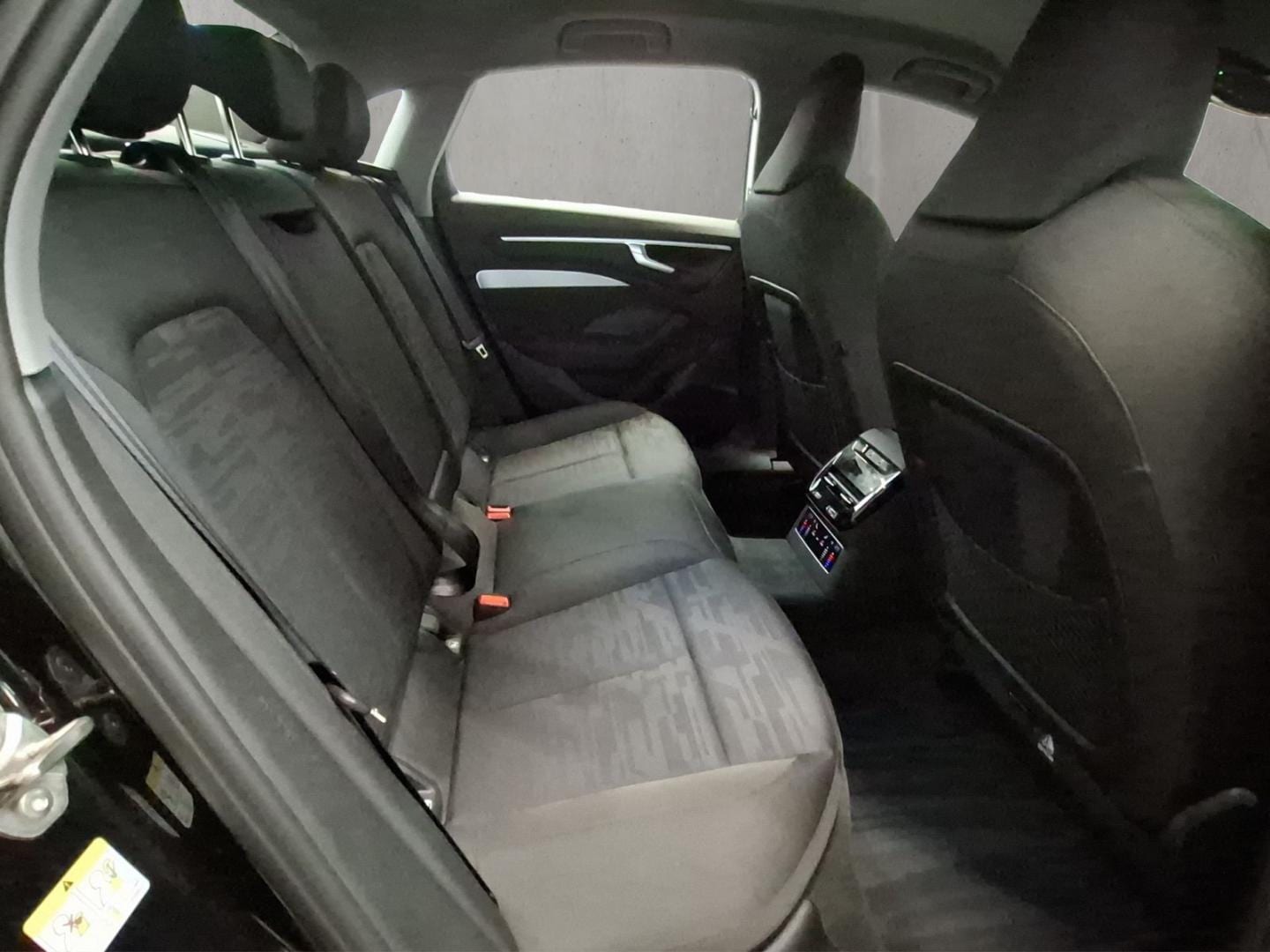 Bild über Audi A6 Limousine TDI 150 kW S tronic - für weitere Informationen kontaktieren Sie den Audi Partner