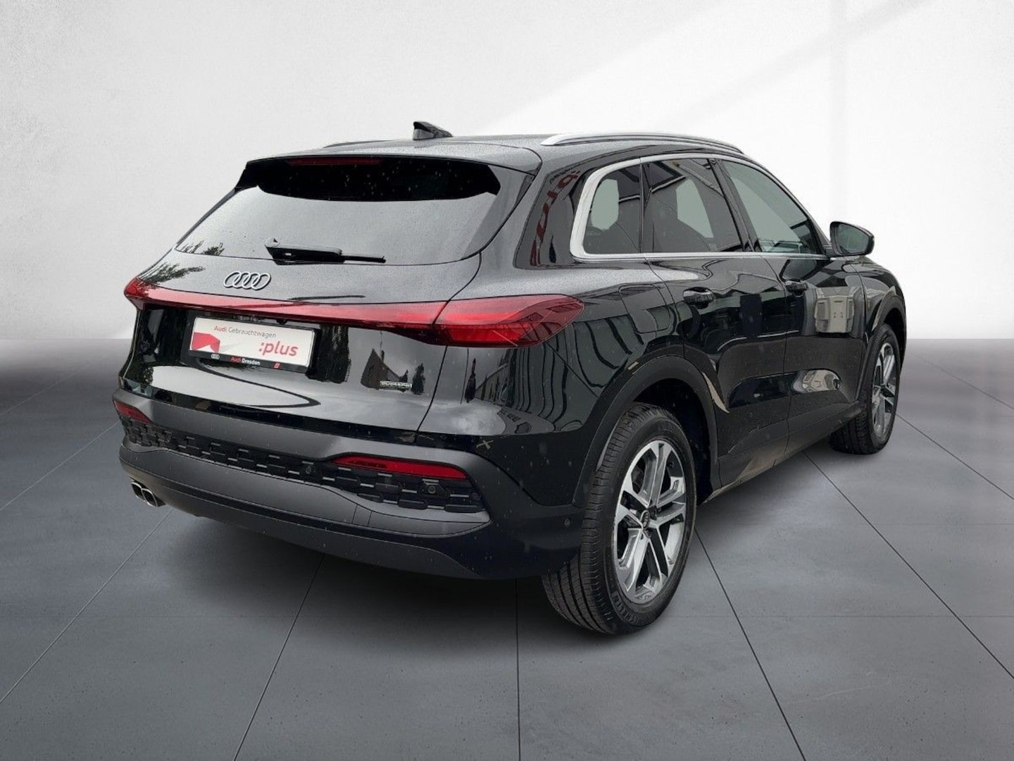 Bild über Audi Q5 SUV TDI quattro 150 kW S tronic - für weitere Informationen kontaktieren Sie den Audi Partner