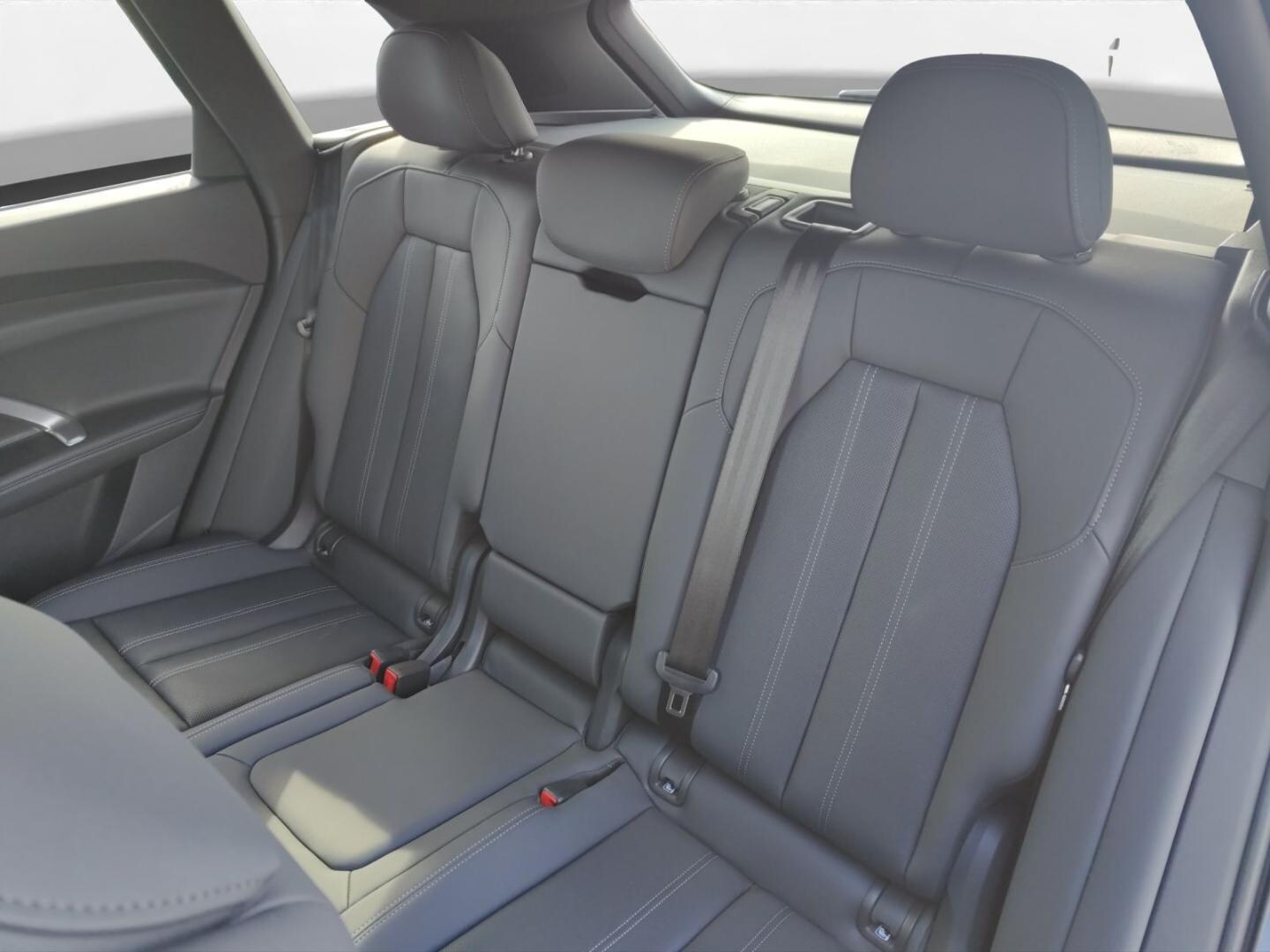 Bild über Audi Q5 SUV TDI quattro 150 kW S tronic - für weitere Informationen kontaktieren Sie den Audi Partner
