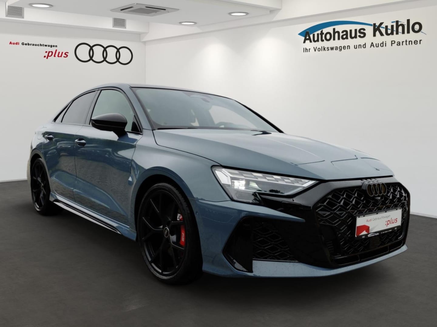Bild über Audi RS 3 Limousine TFSI quattro 294 kW S tronic - für weitere Informationen kontaktieren Sie den Audi Partner