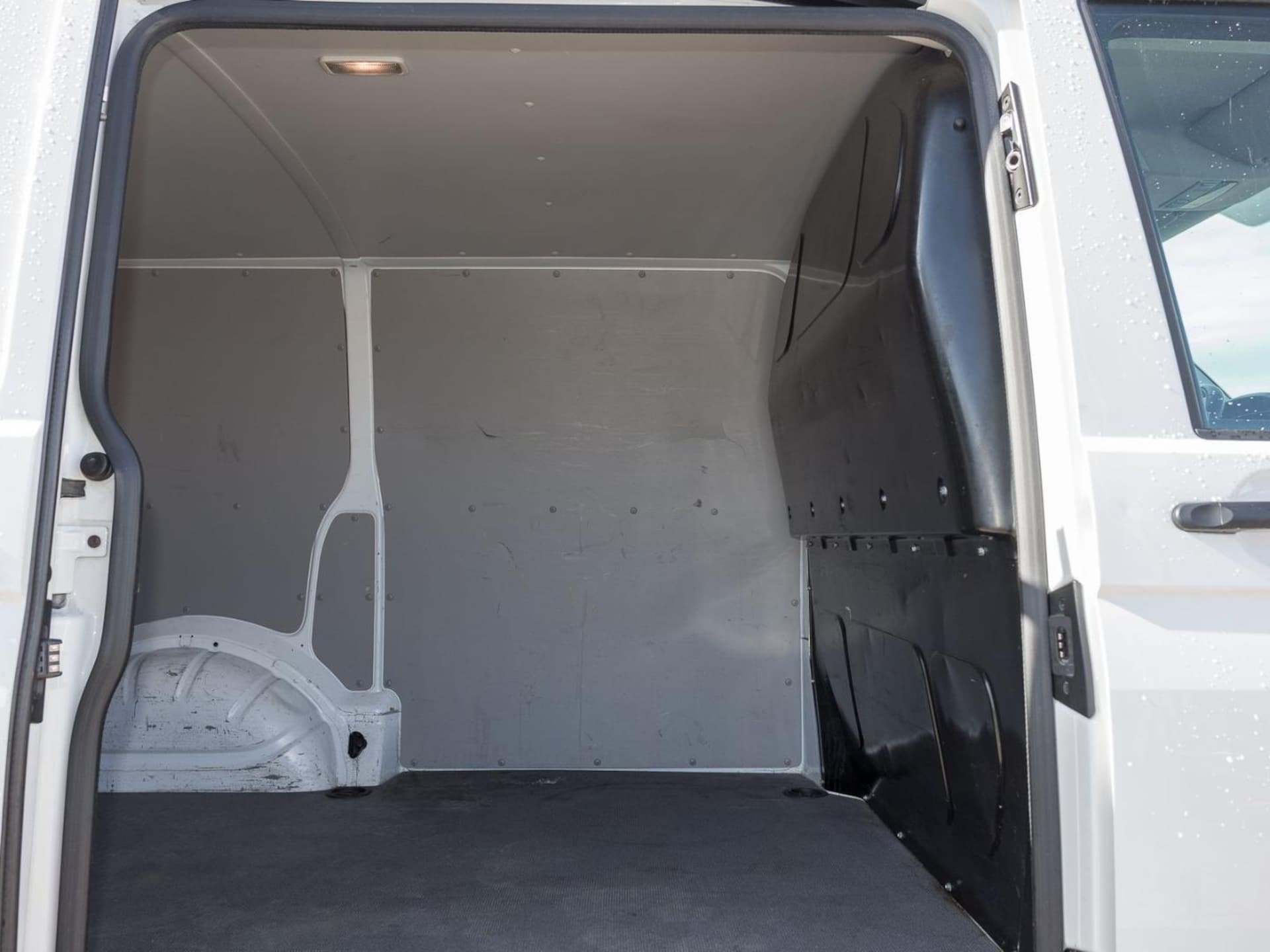 Volkswagen T6 Transporter Kasten kurzer Radstand