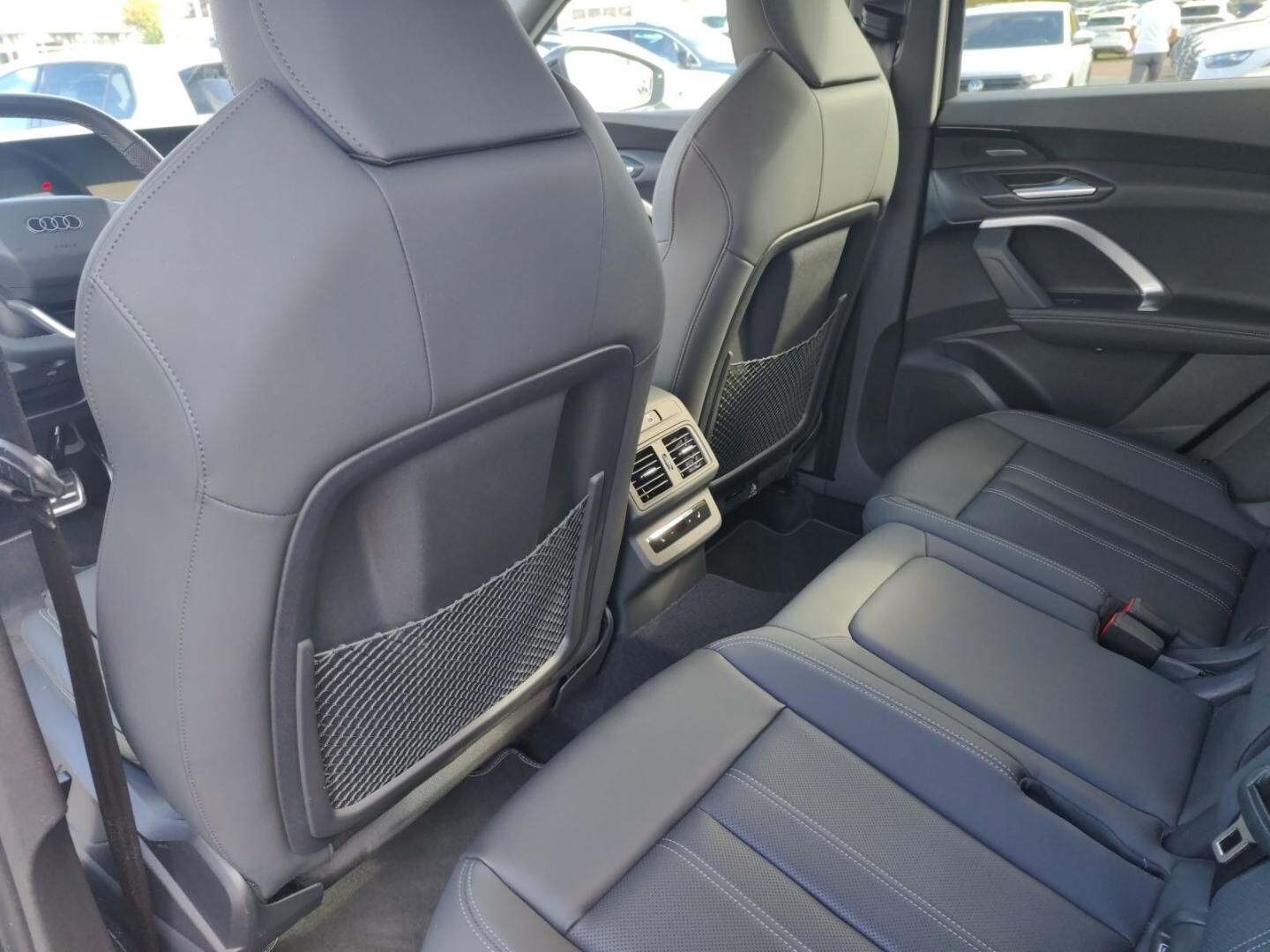 Bild über Audi Q5 SUV TDI quattro 150 kW S tronic - für weitere Informationen kontaktieren Sie den Audi Partner