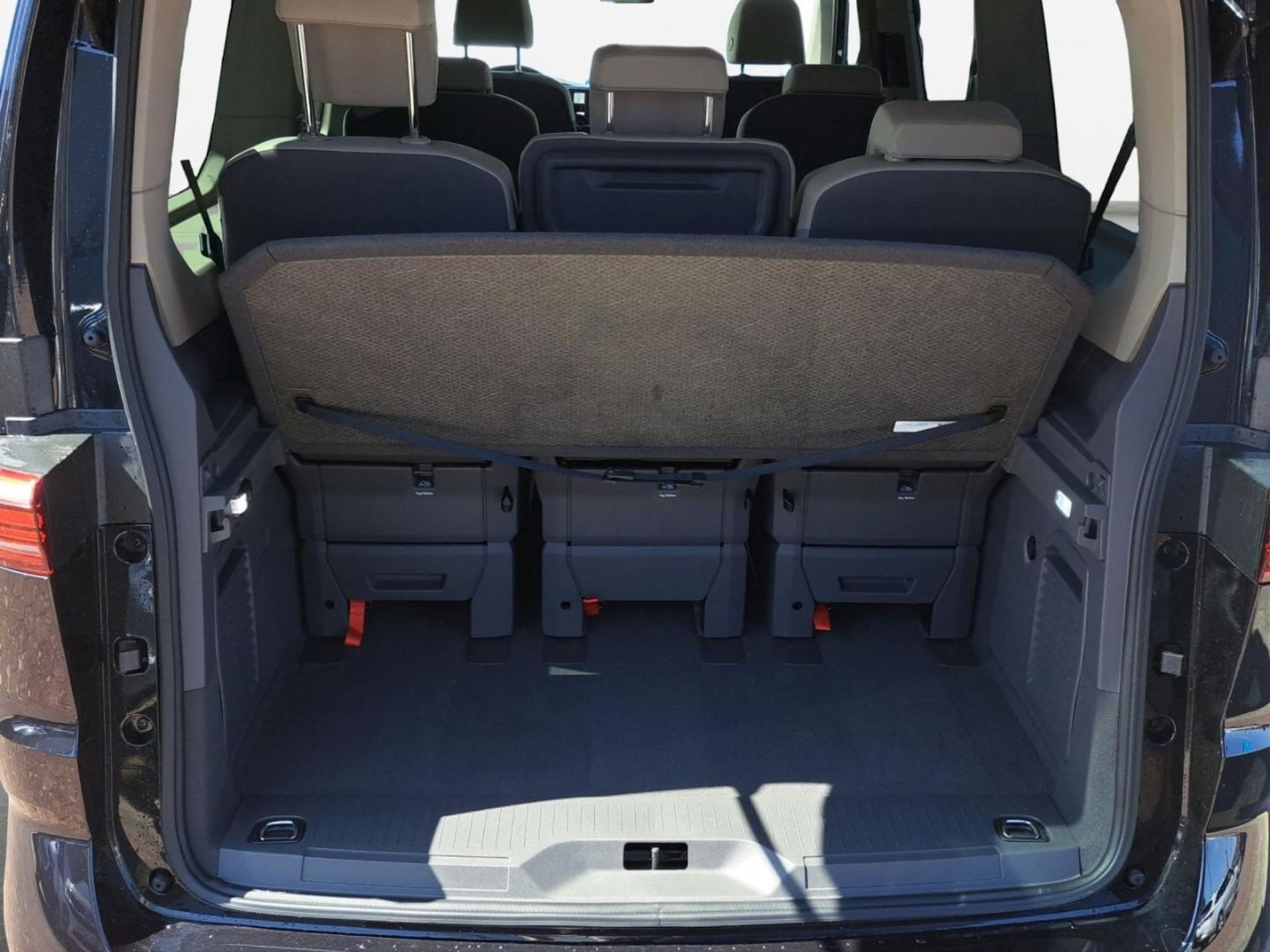 Volkswagen Multivan Langversion Basis-Modell