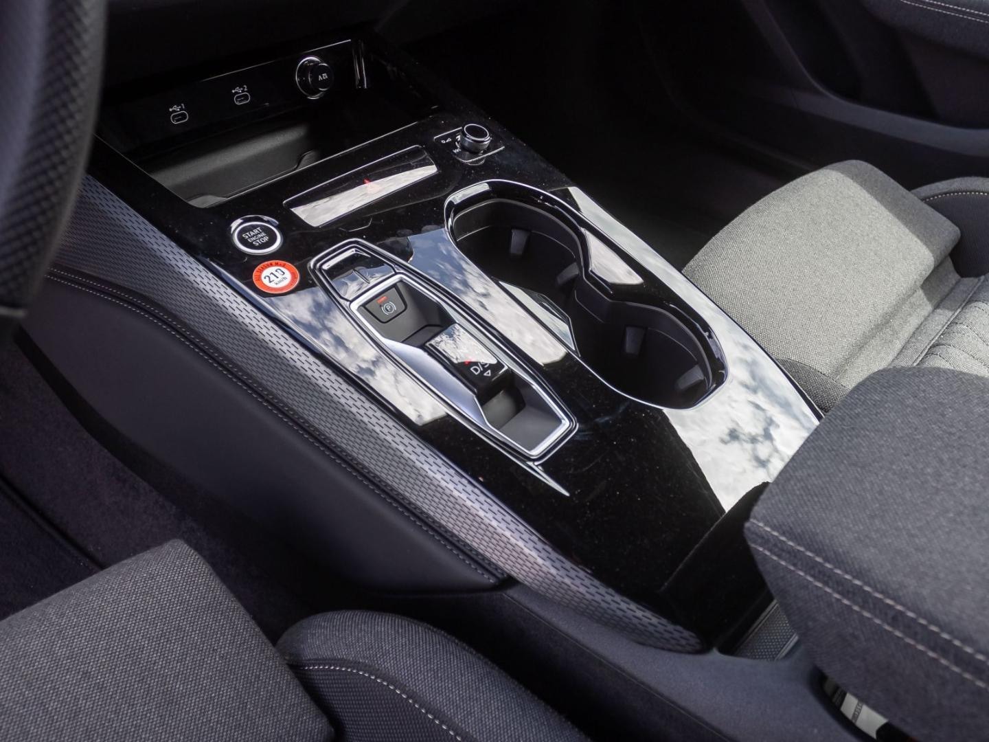 Bild über Audi A5 Avant TDI 150 kW S tronic - für weitere Informationen kontaktieren Sie den Audi Partner