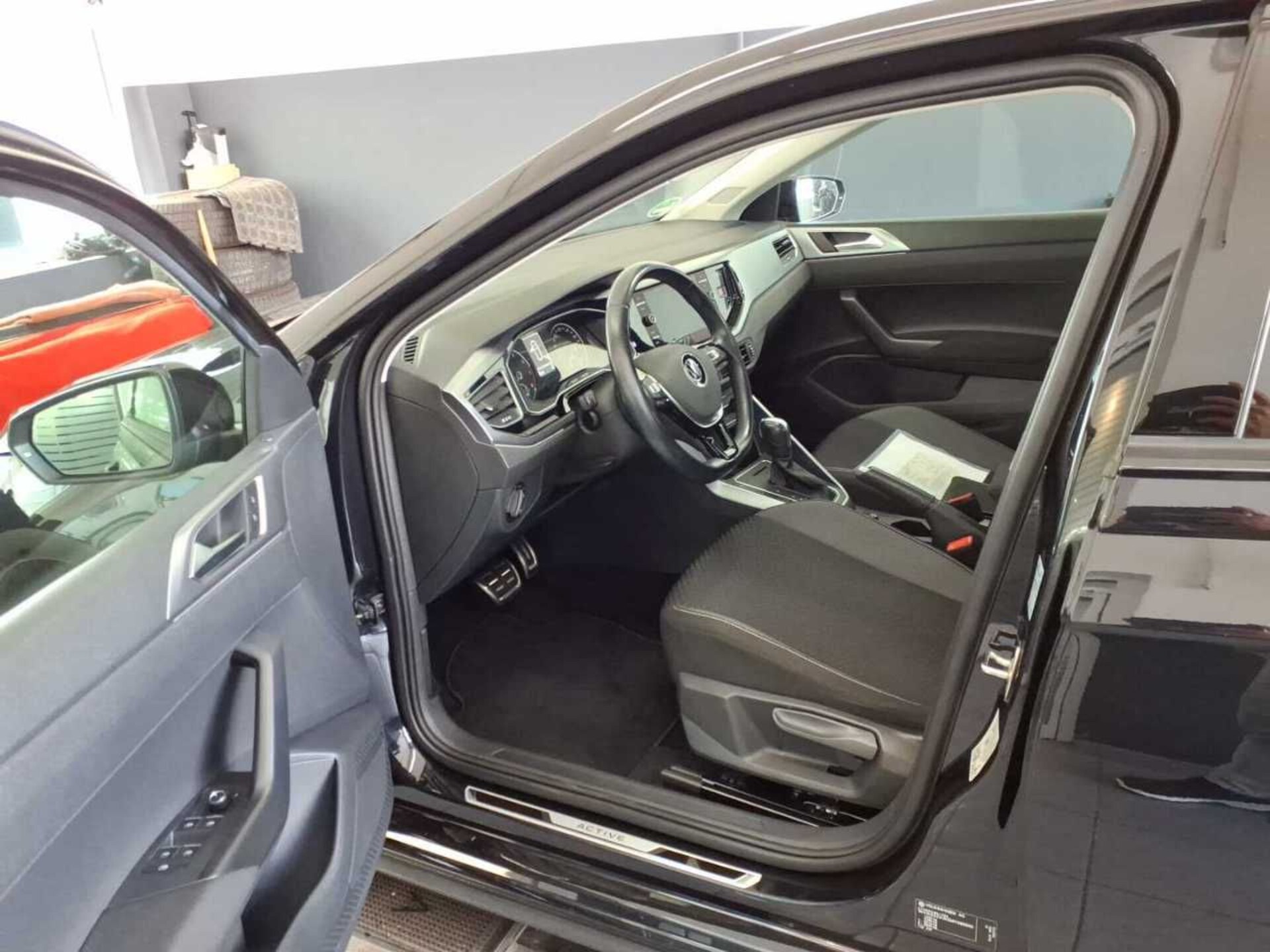 Volkswagen Polo Active
