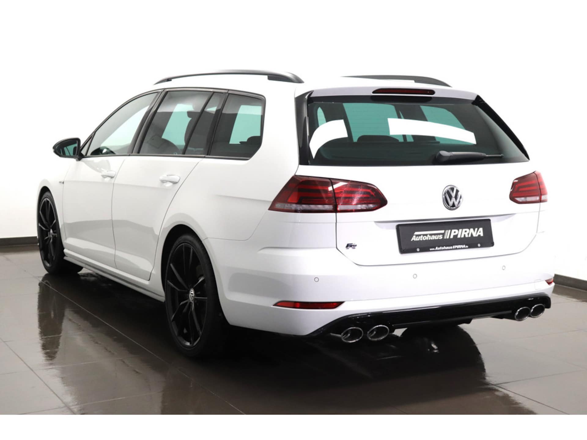 Volkswagen Golf Variant R