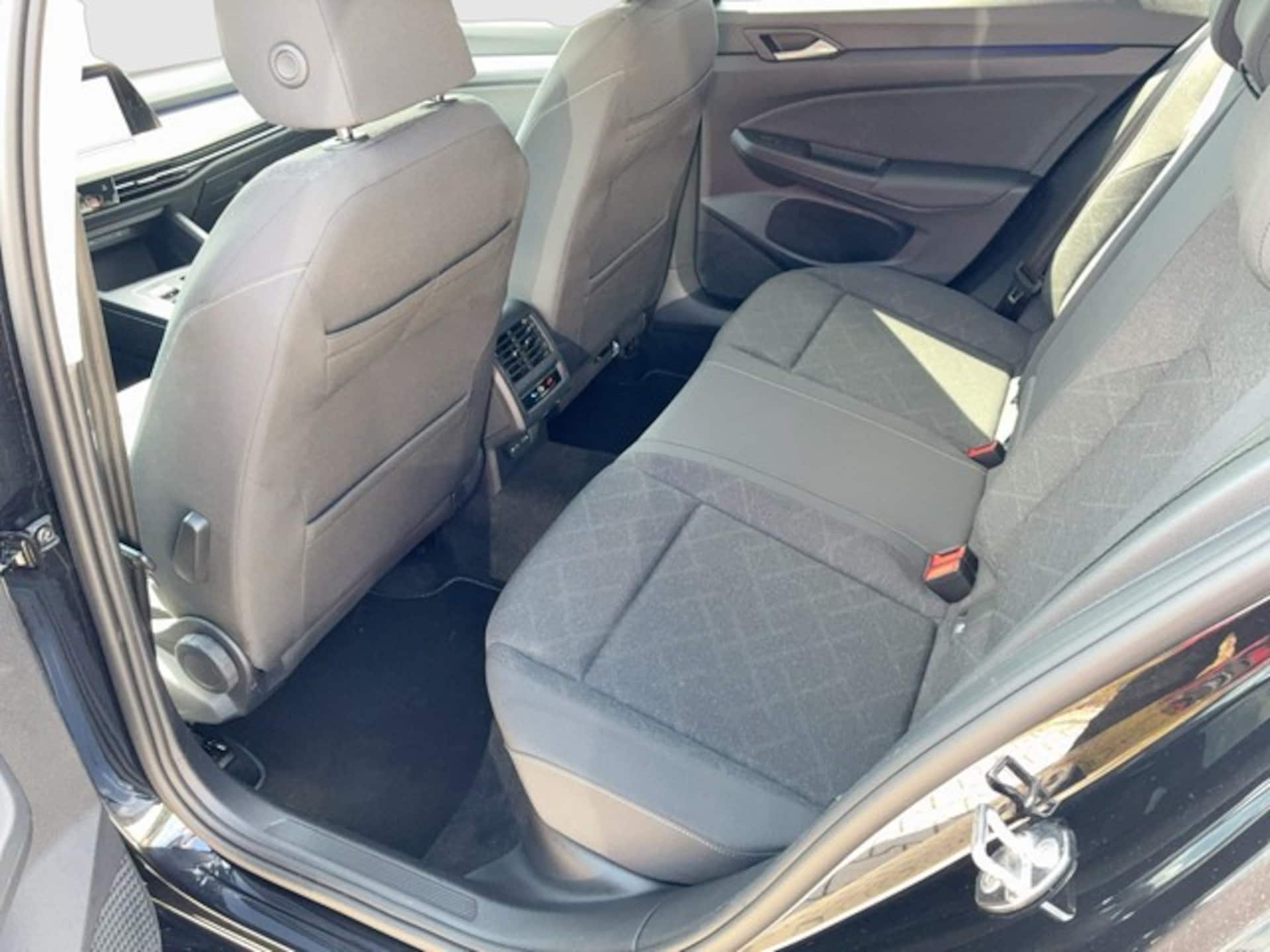 Volkswagen Golf Variant Life