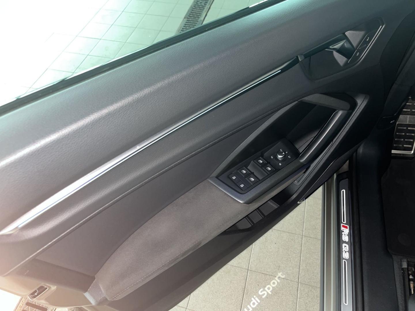 Image about Audi RS Q3 TFSI quattro S tronic
