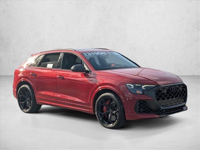 2025 Audi RS Q8 SUV performance