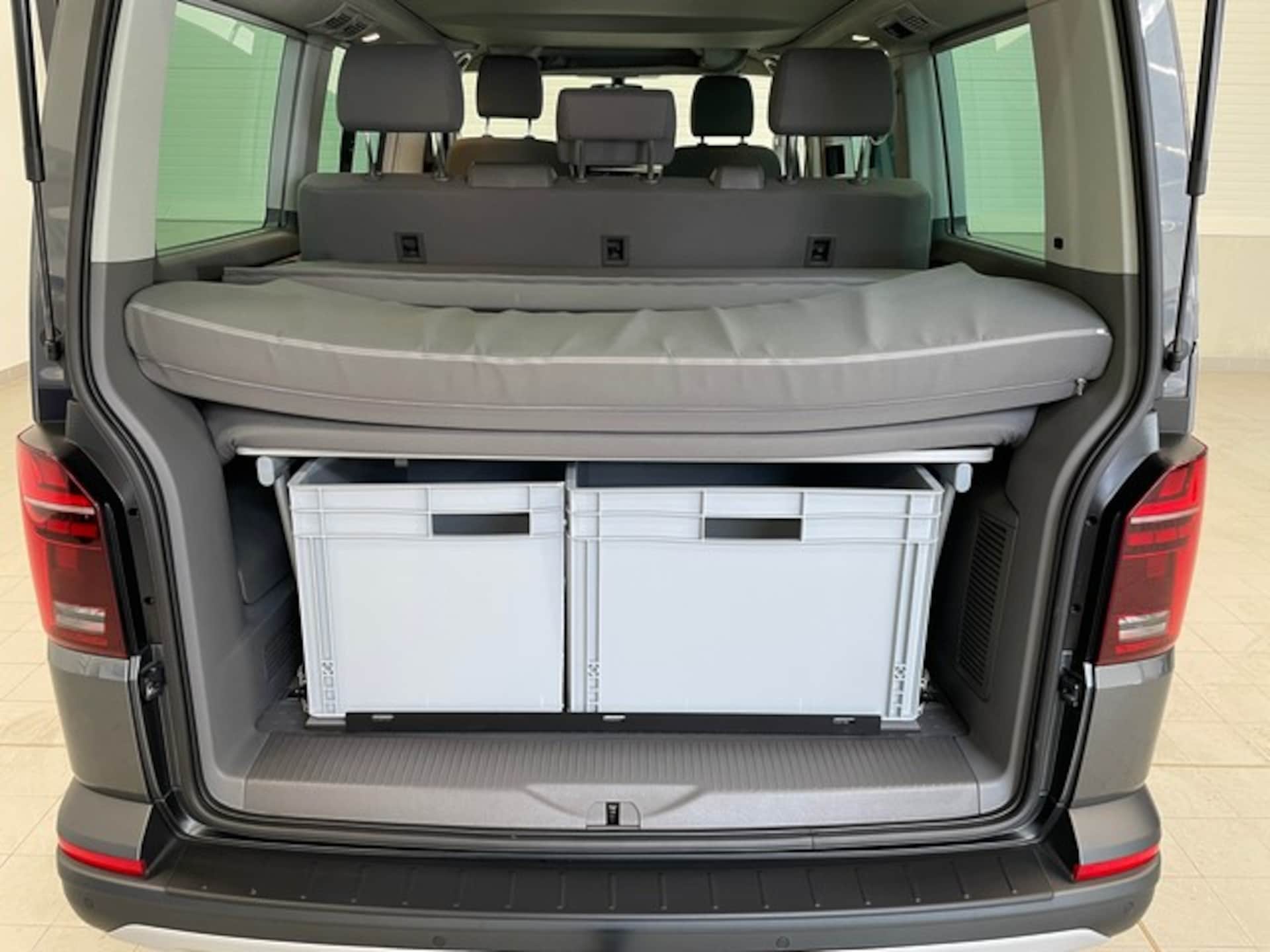 Volkswagen T6.1 California Beach