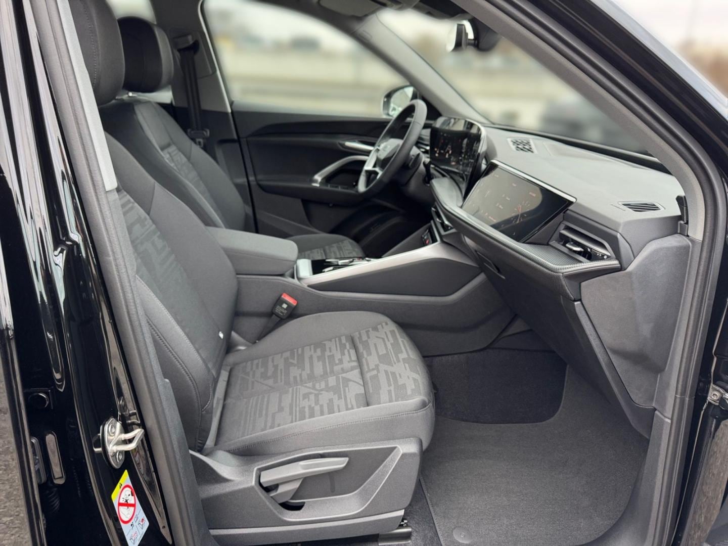 Bild über Audi Q5 SUV TDI quattro 150 kW S tronic - für weitere Informationen kontaktieren Sie den Audi Partner