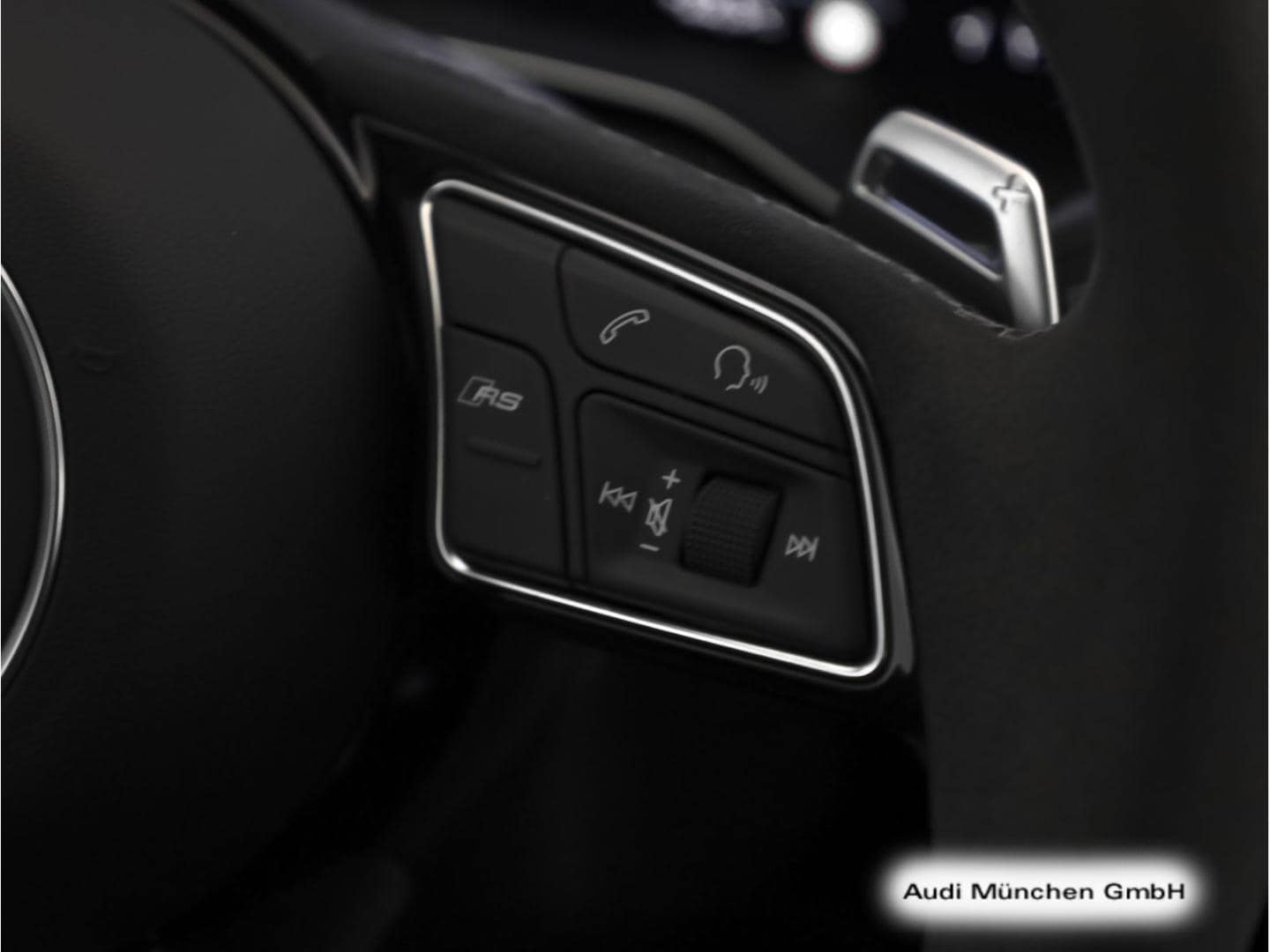 Bild über Audi RS 4 Avant TFSI quattro tiptronic - für weitere Informationen kontaktieren Sie den Audi Partner