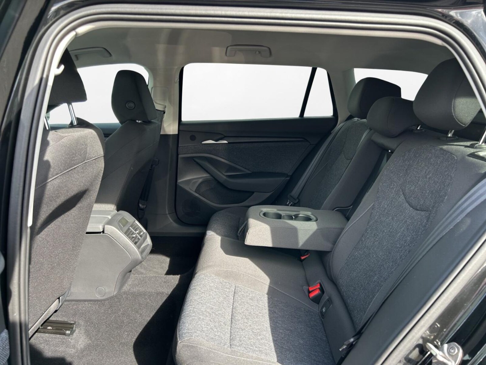 Škoda Superb Combi – Bild 11