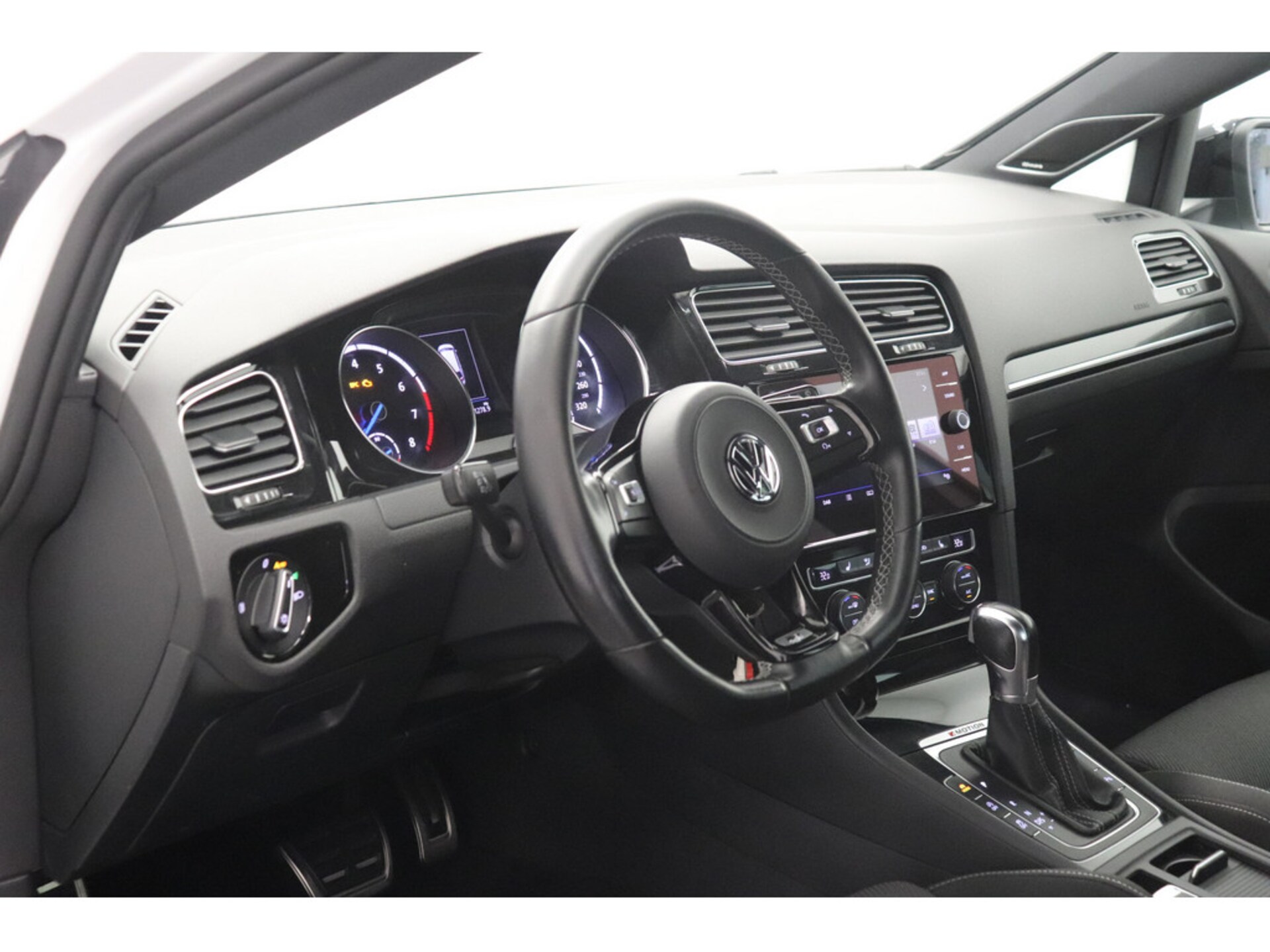 Volkswagen Golf Variant R