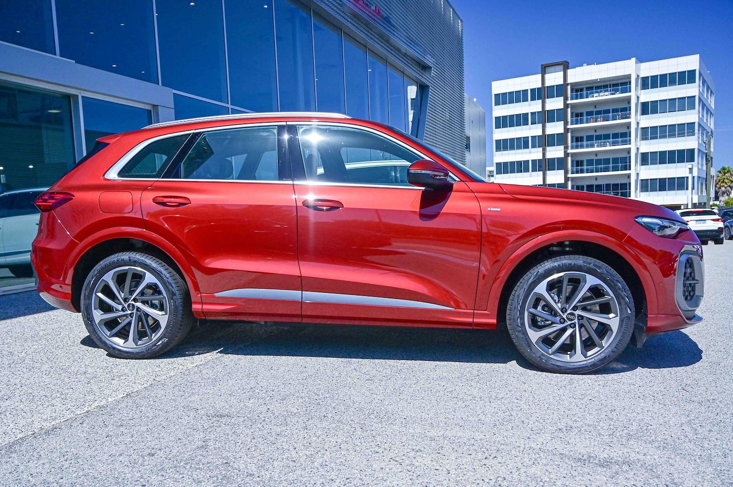 Image about Audi Q5 SUV TDI quattro 150 kW sport
