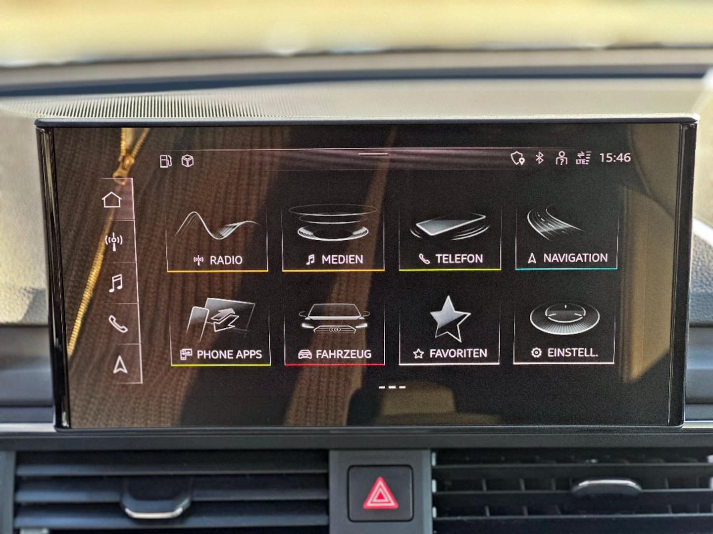 Bild über Audi A4 Avant S line 45 TFSI quattro S tronic - für weitere Informationen kontaktieren Sie den Audi Partner